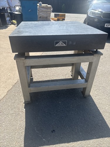 Crown surface table - crown,